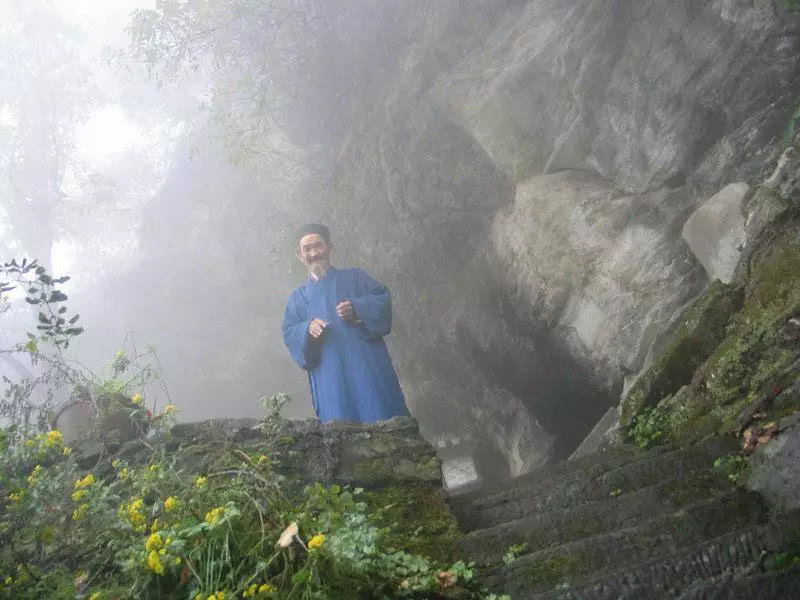 隐居洞穴二十年,武当奇人贾爷的修行真谛